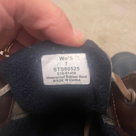 Sperry’s duck boots - Picture 3 of 4